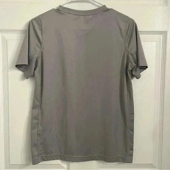 The Nike Tee Dri Fit Short Sleeve Crew Neck Gray T Shirt Boys Size L - Picture 3 of 6